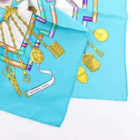 Hermès Carré 90 "Petite main" Silk handkerchief in Blue