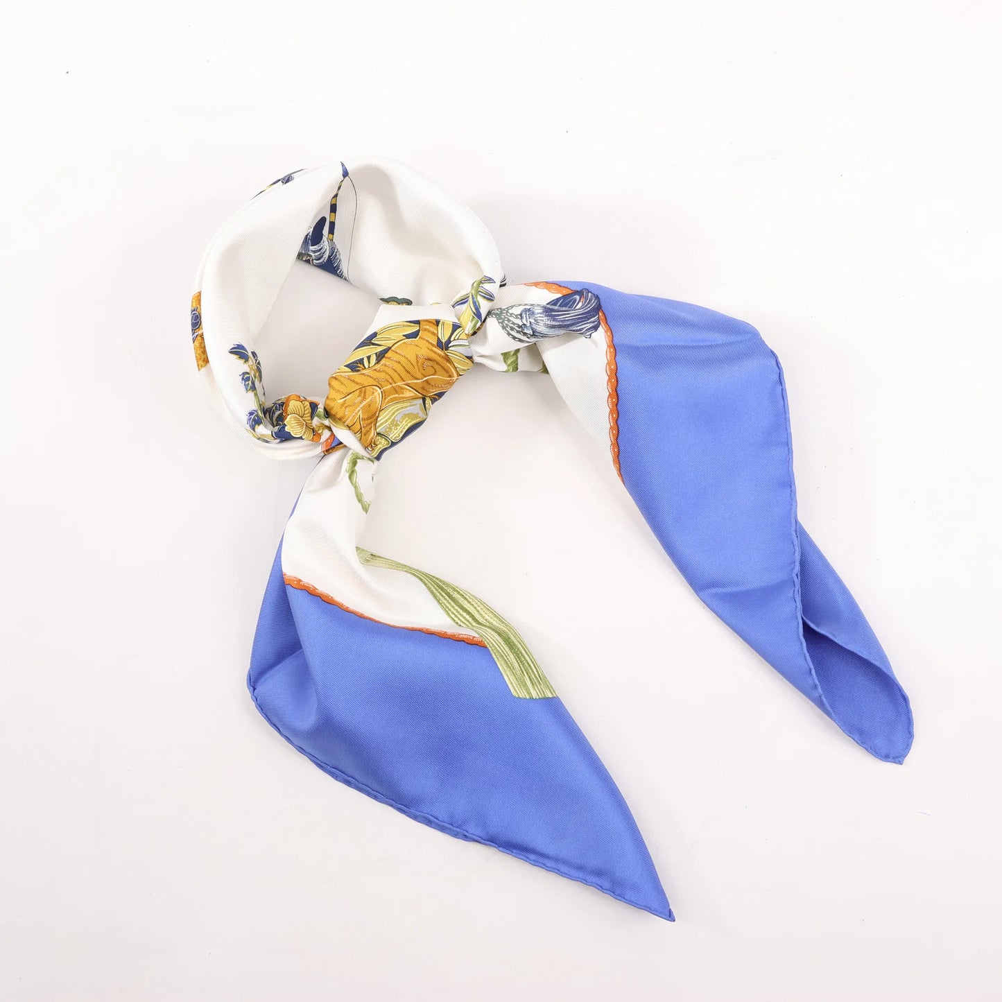 Hermès Carré 90 "SAMOURAI" Silk handkerchief in Blue