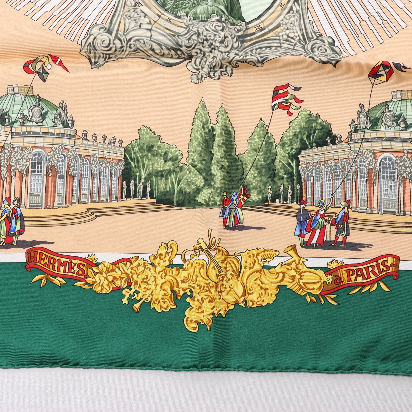 Hermès Carré 90 „SANSSOUCY“ 100% Seidenschal in Grün