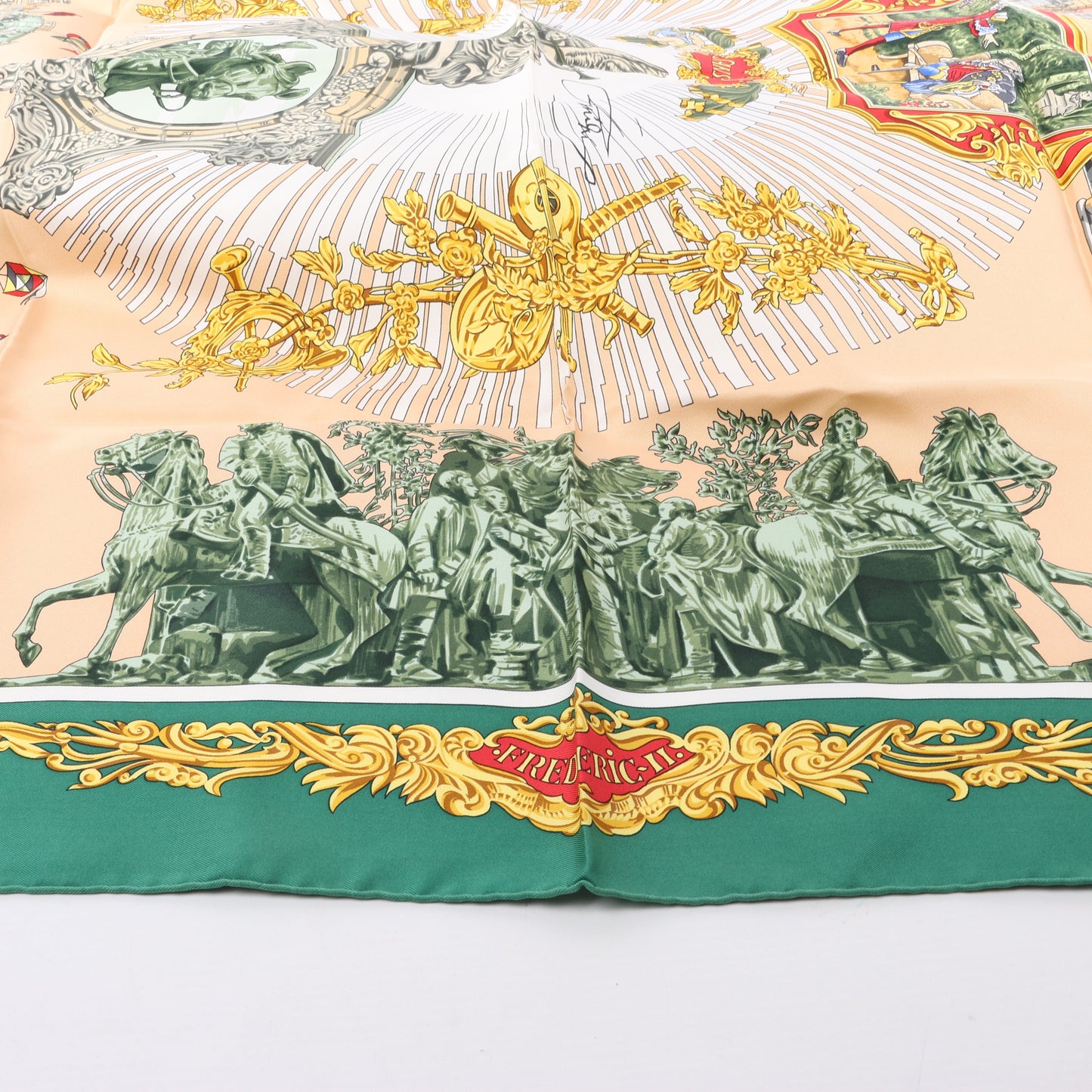 Hermès Carré 90 „SANSSOUCY“ 100% Seidenschal in Grün