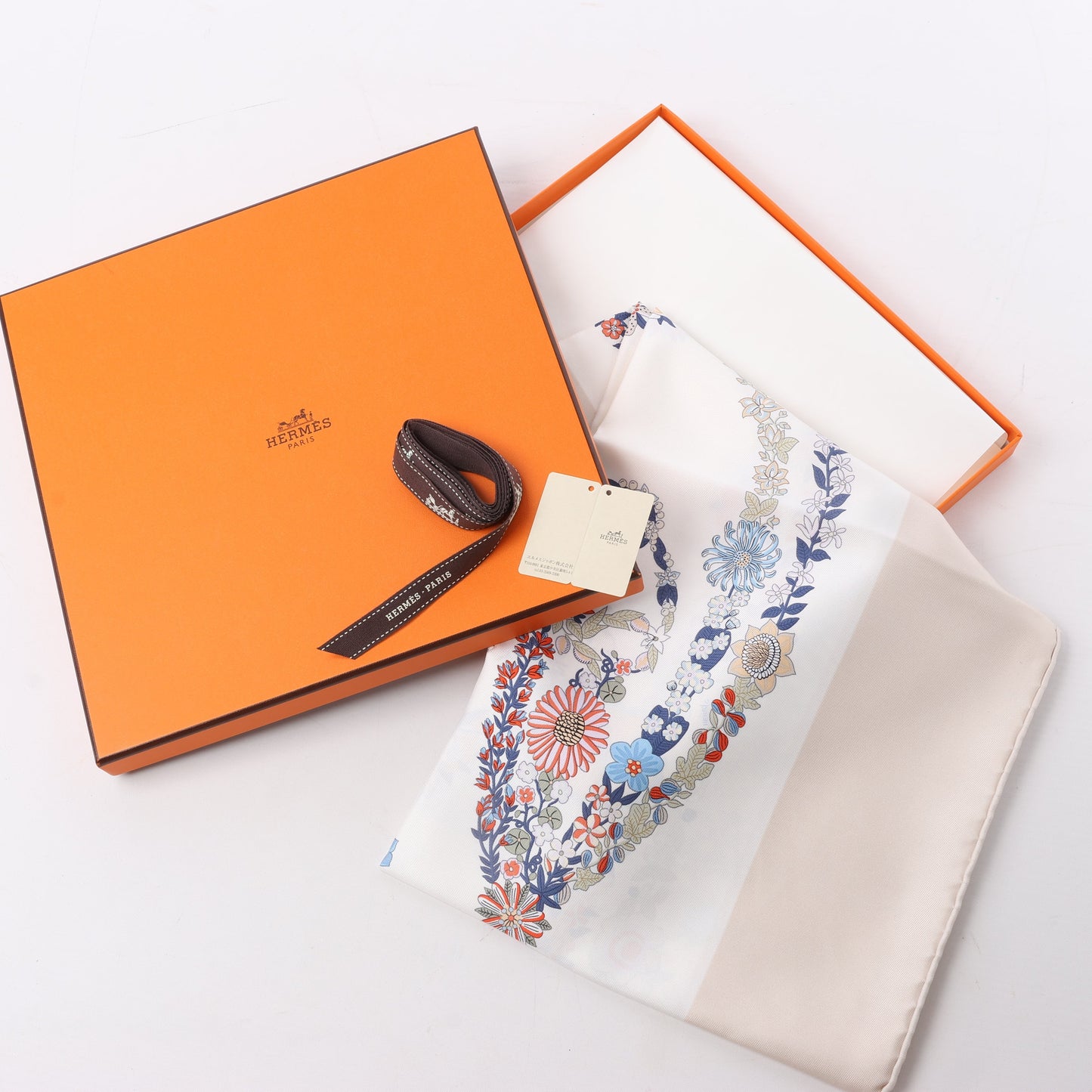 Hermès Carré 90 "RIDES DE GALA EN FLEURS" 100% Silk Scarf in Beige