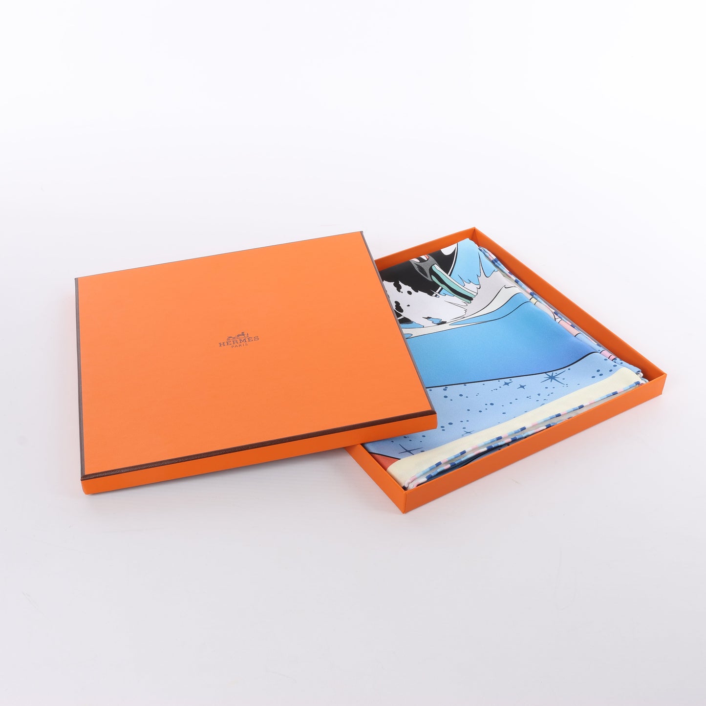 Hermès Carré 90 „Space Derby“ 100% Seidenschal in Blau