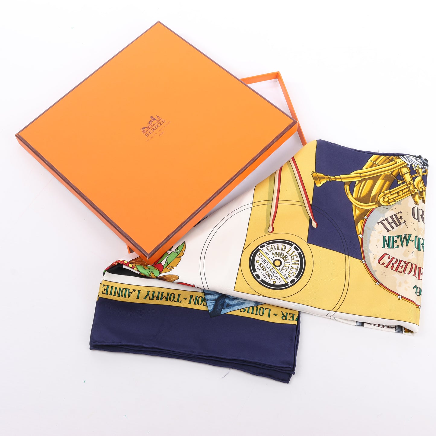 Carré Hermès Carré 90 « THE ORIGINAL NEW ORLEANS CREOLE JAZZ 1923 » 100 % soie bleu marine