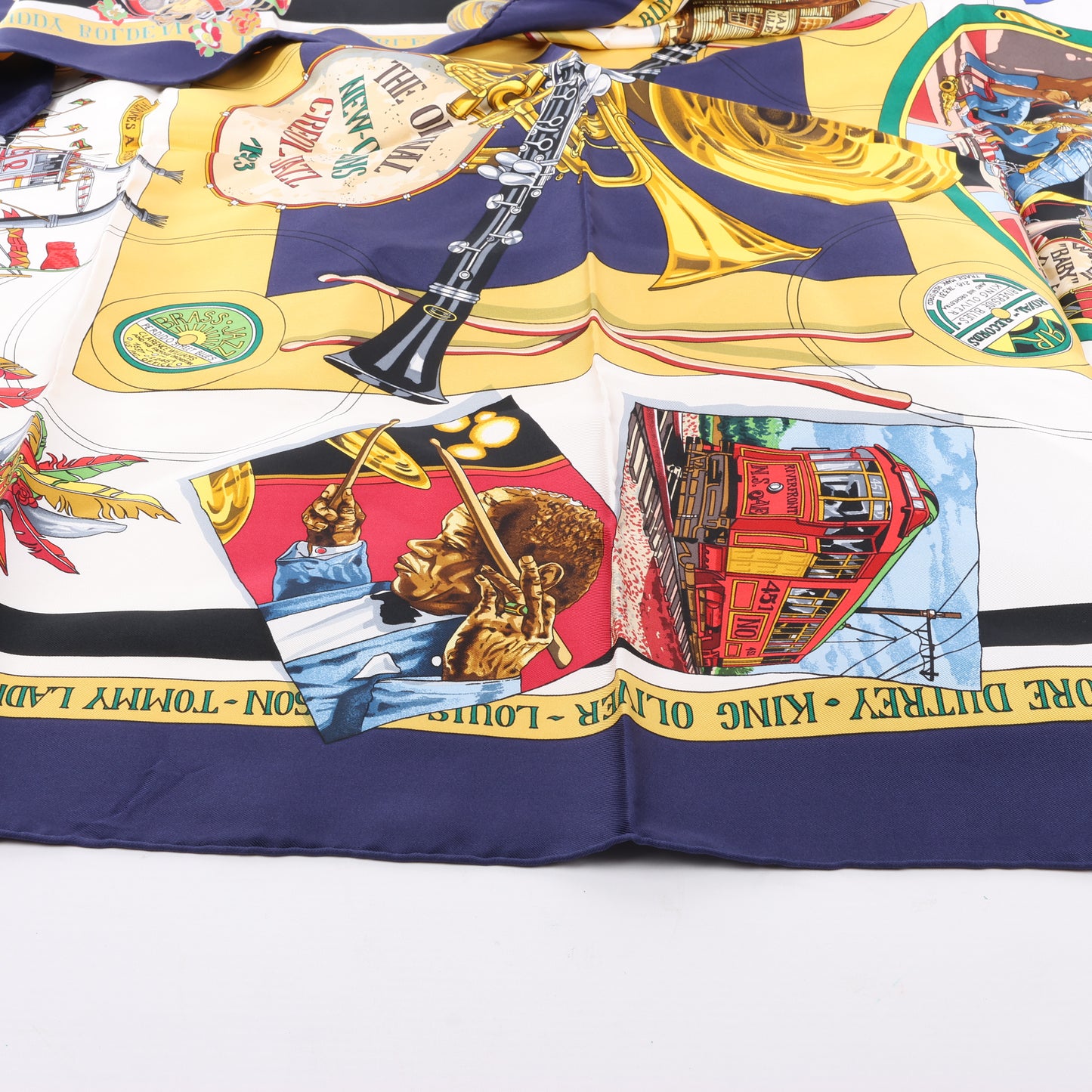Carré Hermès Carré 90 « THE ORIGINAL NEW ORLEANS CREOLE JAZZ 1923 » 100 % soie bleu marine