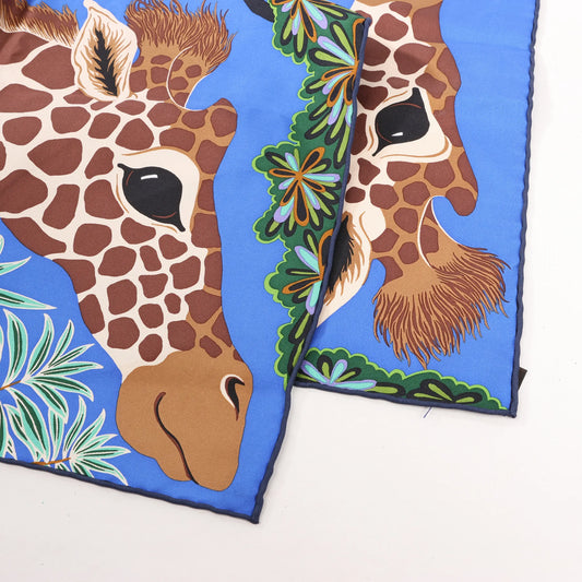 Mouchoir en soie Hermès Carré 90 « LES TROIS GRÂCES » bleu marine