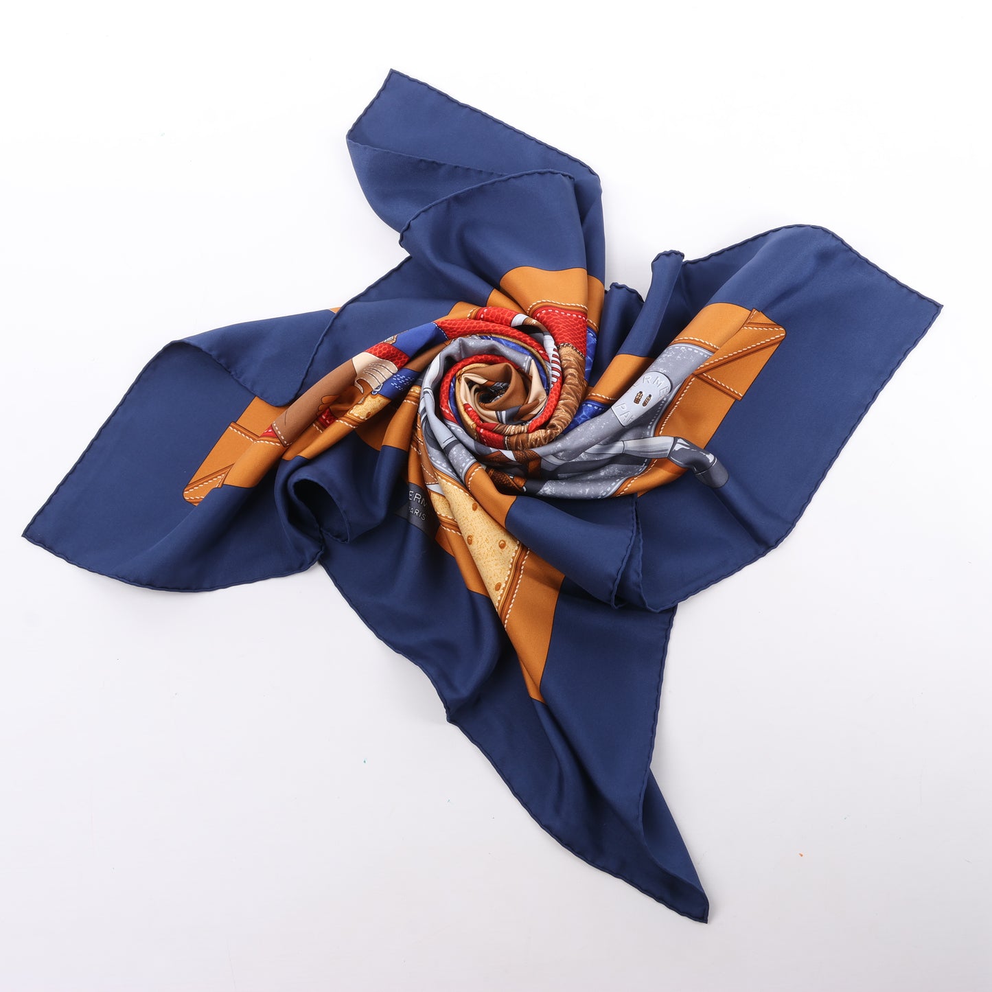 Hermès Carré 90 "TOUT CUIR" 100% Soie Foulard en Bleu Marine
