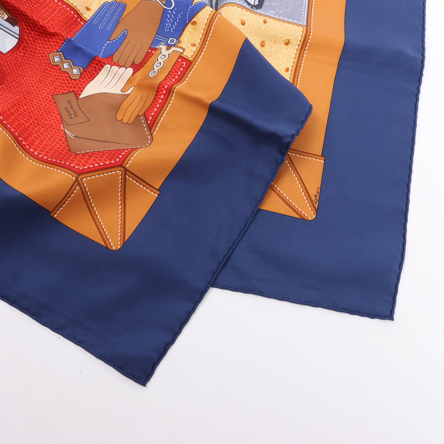 Hermès Carré 90 "TOUT CUIR" 100% Soie Foulard en Bleu Marine