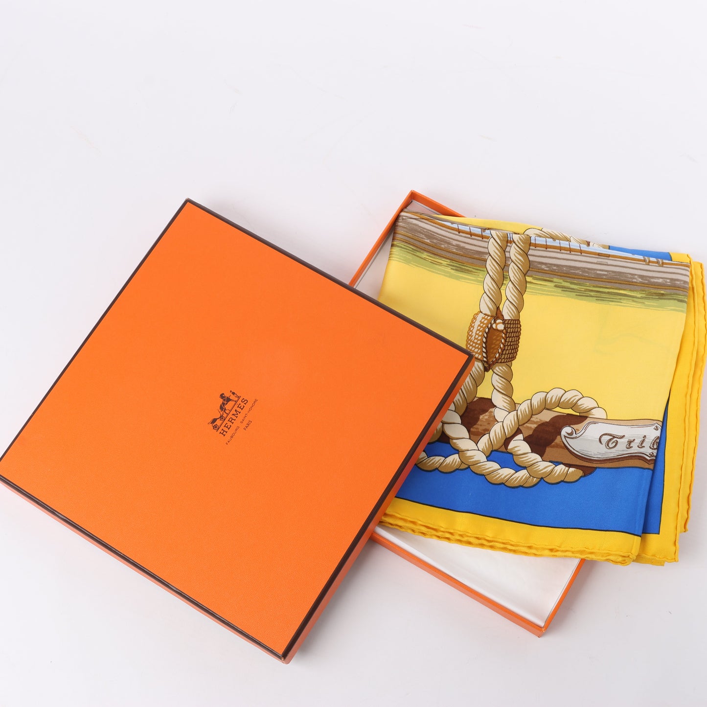 Hermès Carré 90 „Tribord“ 100 % Seidenschal in Gelb und Blau