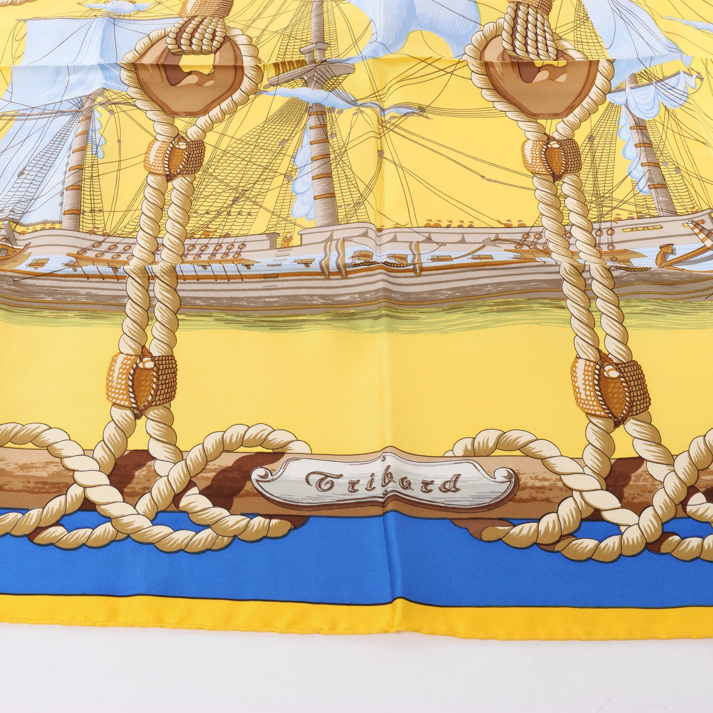 Hermès Carré 90 „Tribord“ 100 % Seidenschal in Gelb und Blau