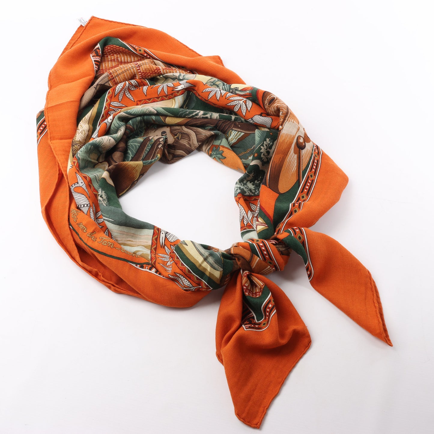 Hermès Carré Geant Schal „Au Son du Tam“ aus Kaschmir und Seide in Orange