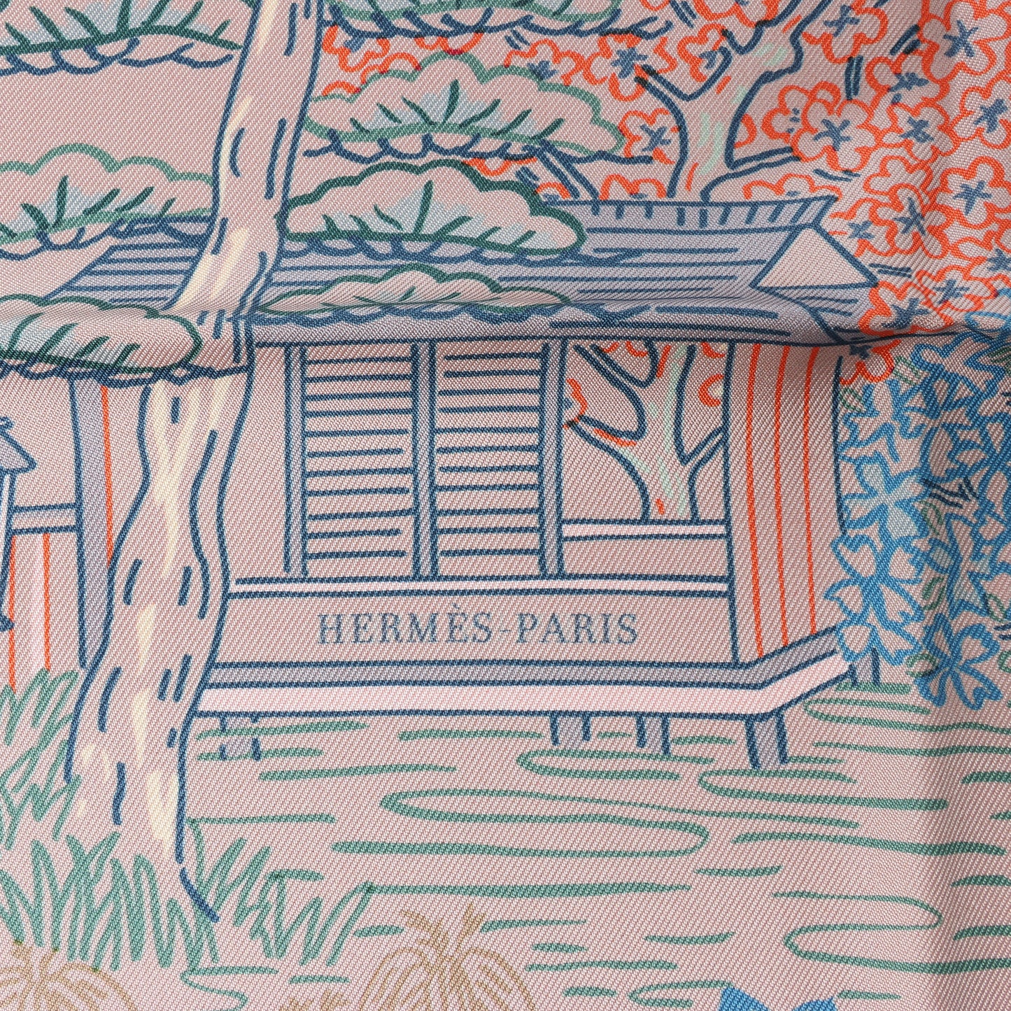 Hermès Carré 90 "Mille Feuilles de Soie" Foulard 100% Soie en Gris