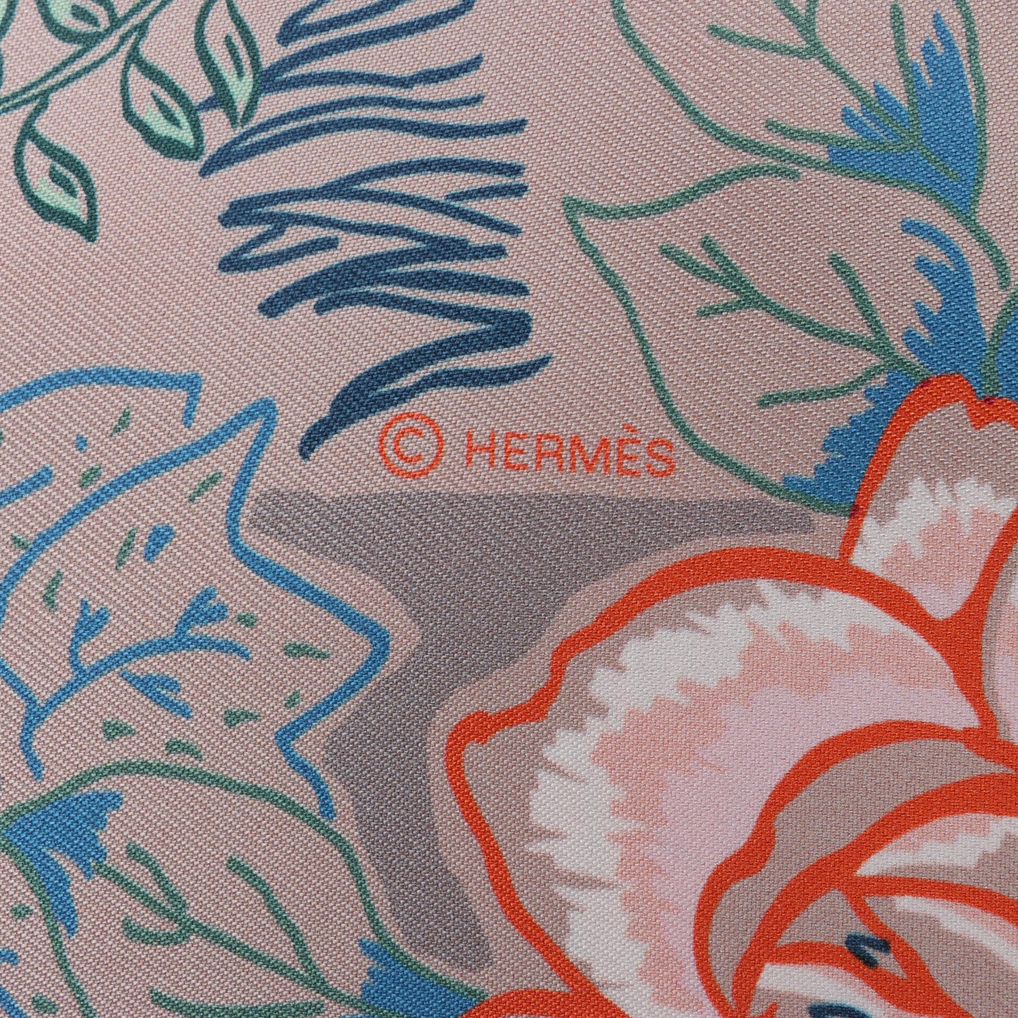 Hermès Carré 90 "Mille Feuilles de Soie" Foulard 100% Soie en Gris