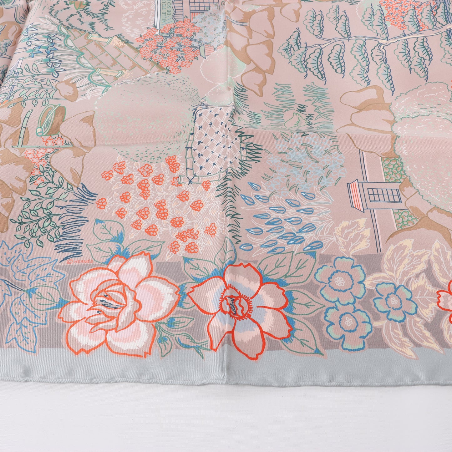 Hermès Carré 90 "Mille Feuilles de Soie" Foulard 100% Soie en Gris