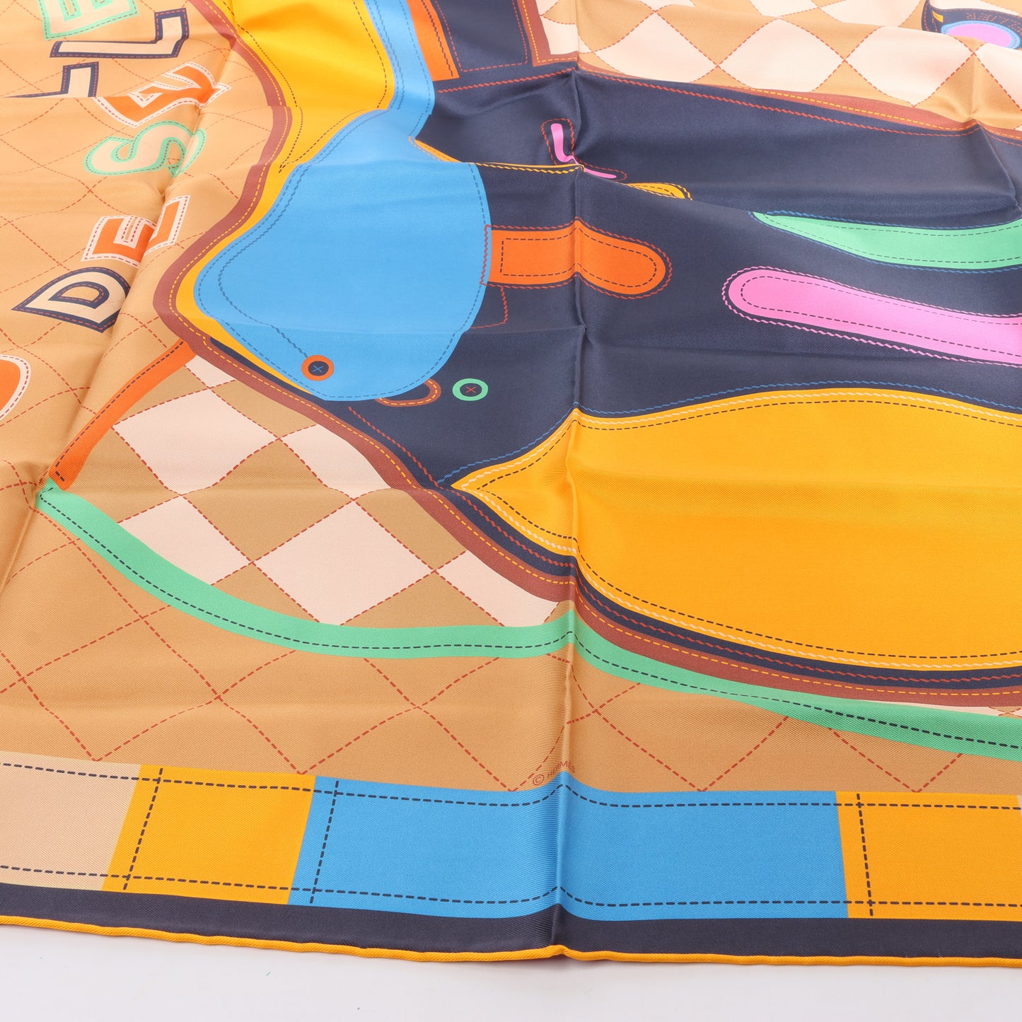 Mouchoir en soie Hermès Carré 90 Double Face "Tapis de Selle" en Multicolore