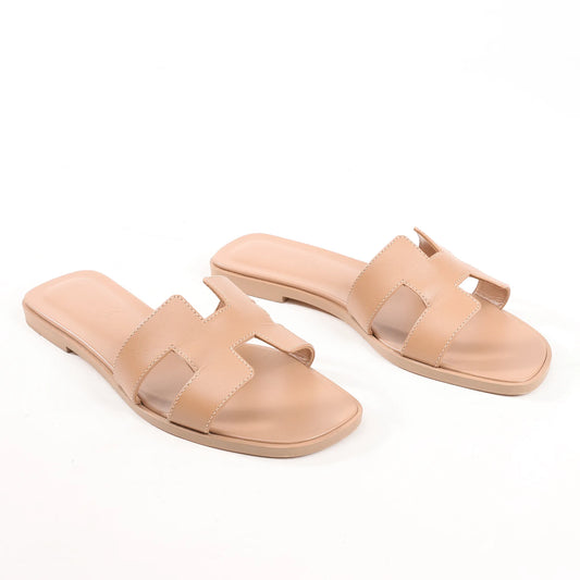 HERMES Oran Leather Sandals in Beige, Size 36.5 EU