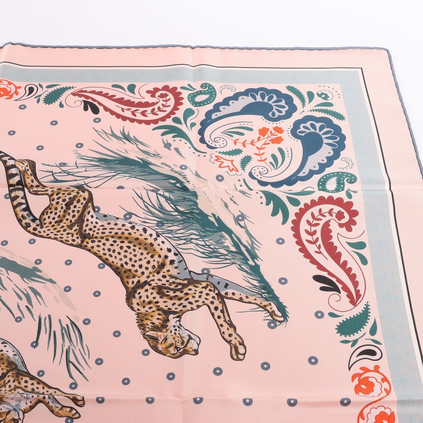 Hermès Double Face 90 „Cheetah Bandana“ 100 % Seidentuch in Pink x Orange