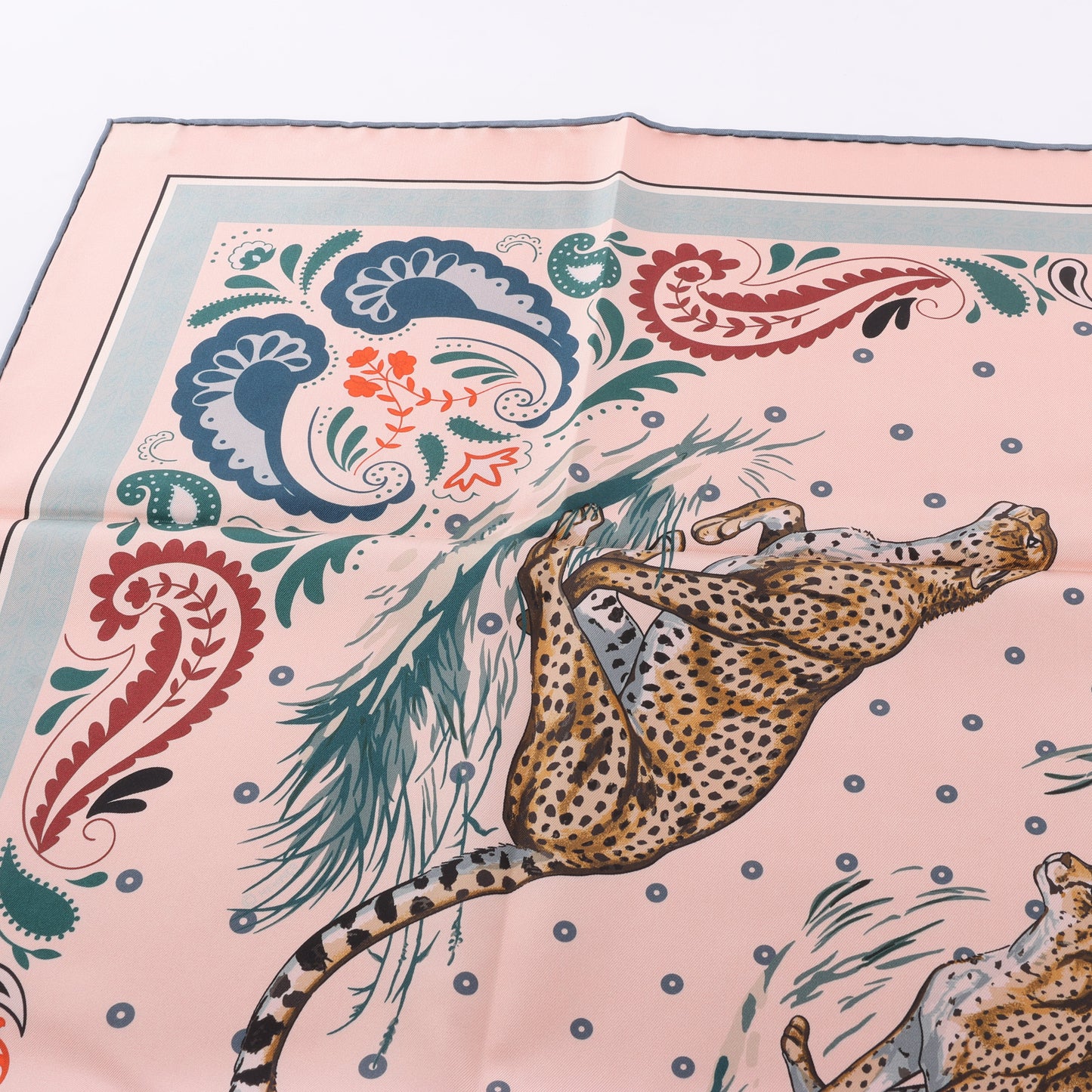 Hermès Double Face 90 „Cheetah Bandana“ 100 % Seidentuch in Pink x Orange