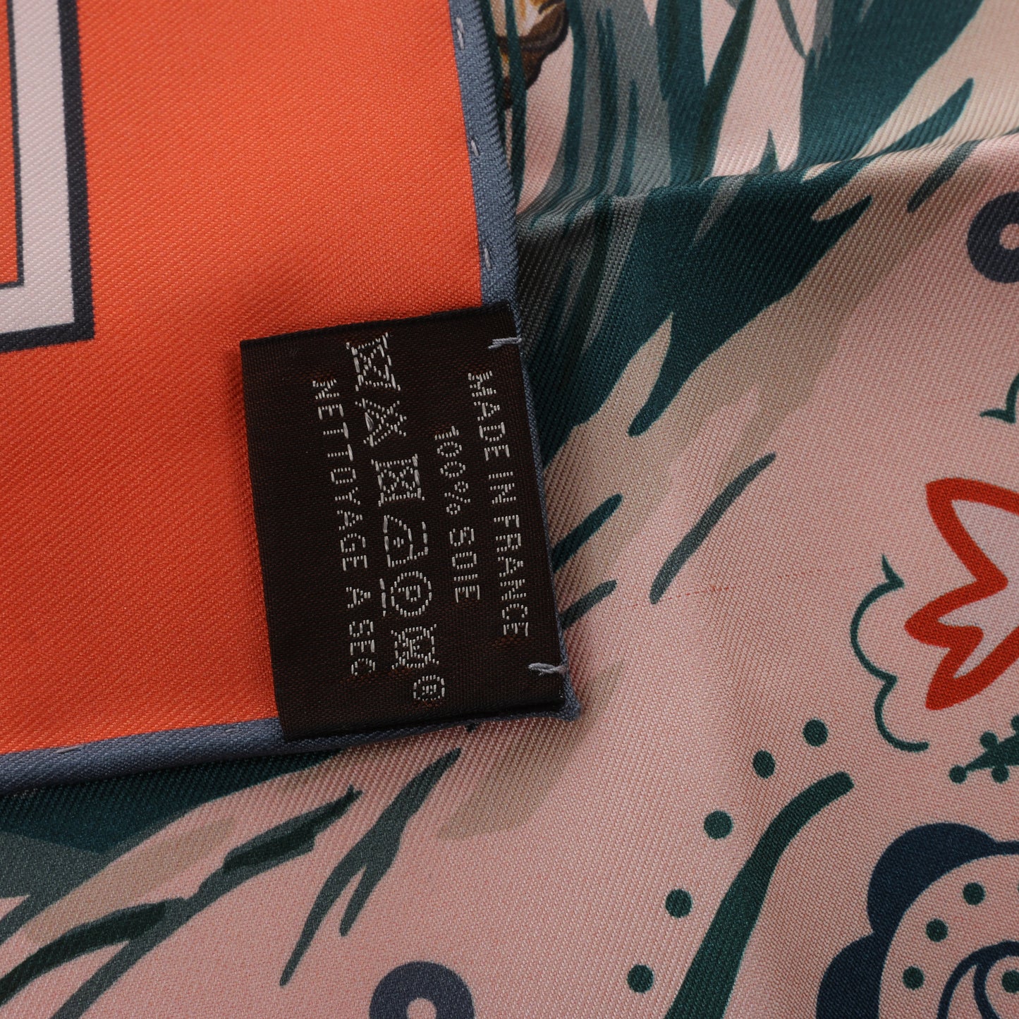 Hermès Double Face 90 „Cheetah Bandana“ 100 % Seidentuch in Pink x Orange