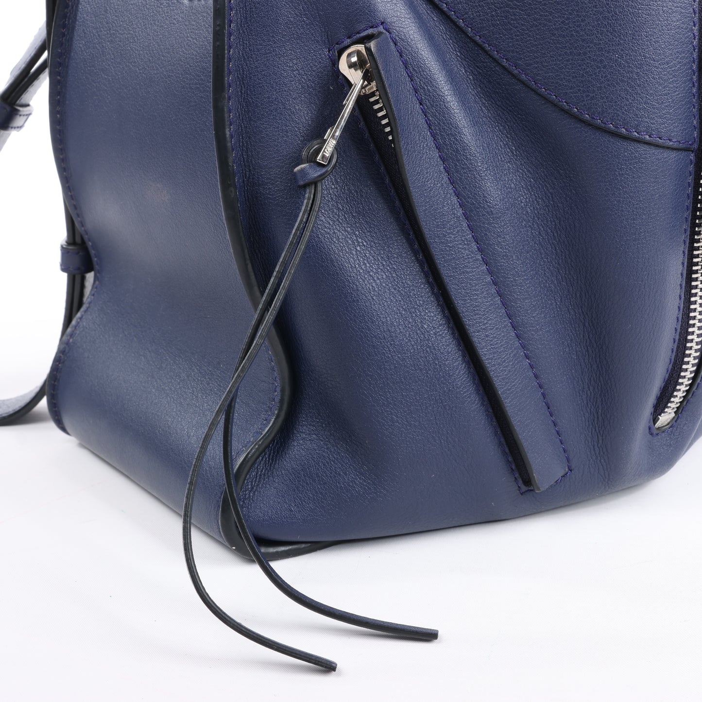 Petit sac à main bidirectionnel en cuir LOEWE Hammock, bleu marine