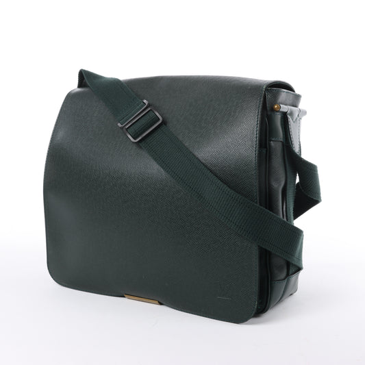 Louis Vuitton Taiga Viktor Shoulder Bag in Green M30144