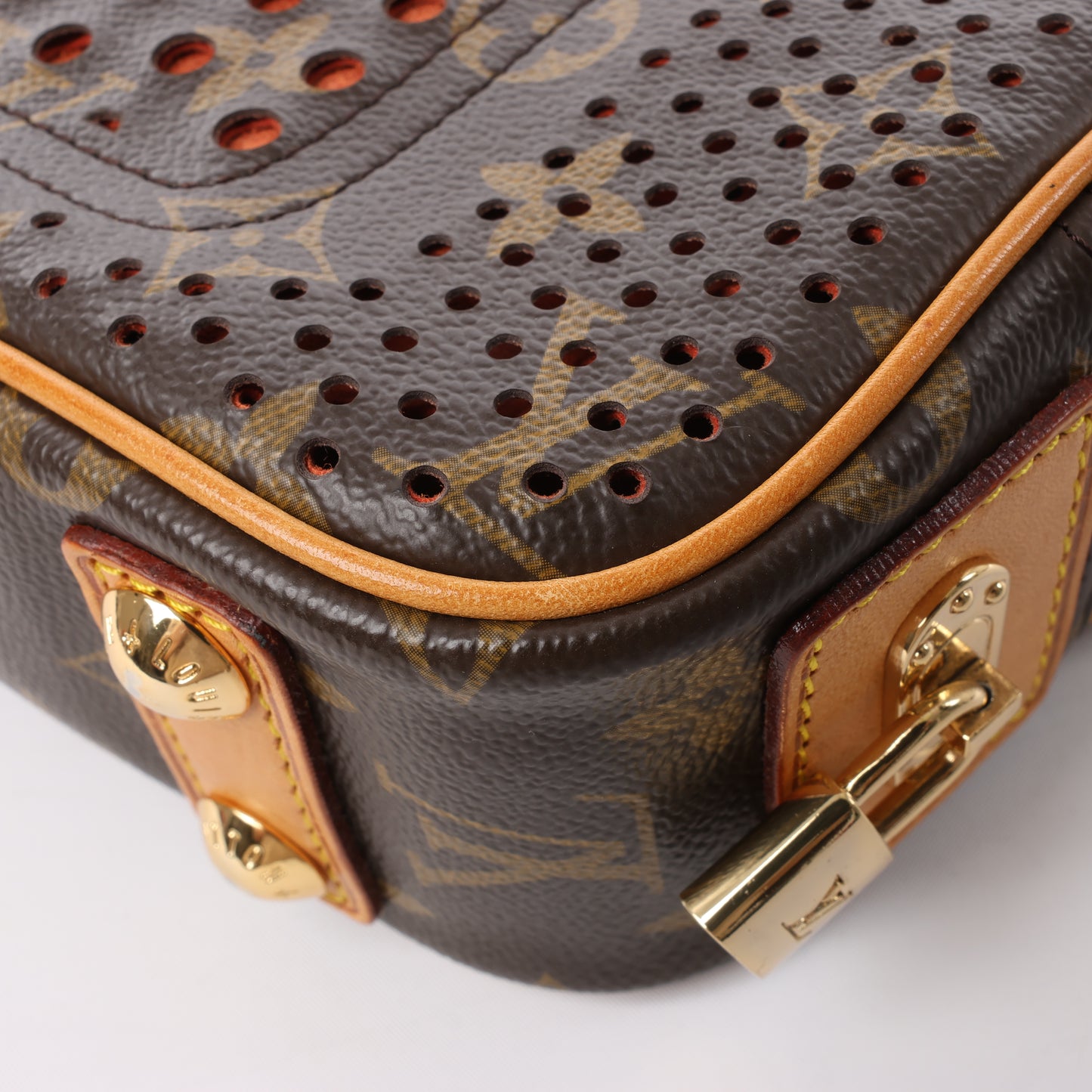 Louis Vuitton Limited Edition Monogram Perforated Mini Trocadero Umhängetasche M95177