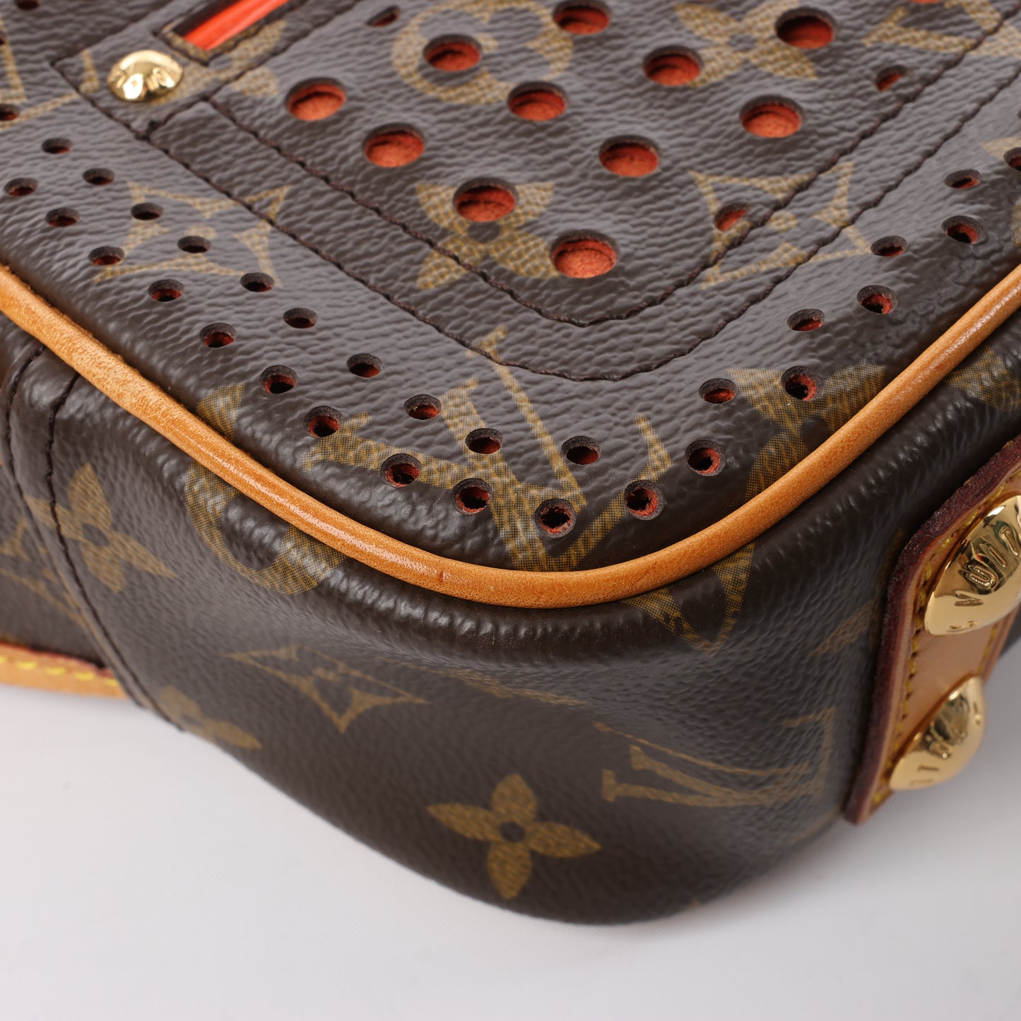 Louis Vuitton Limited Edition Monogram Perforated Mini Trocadero Umhängetasche M95177