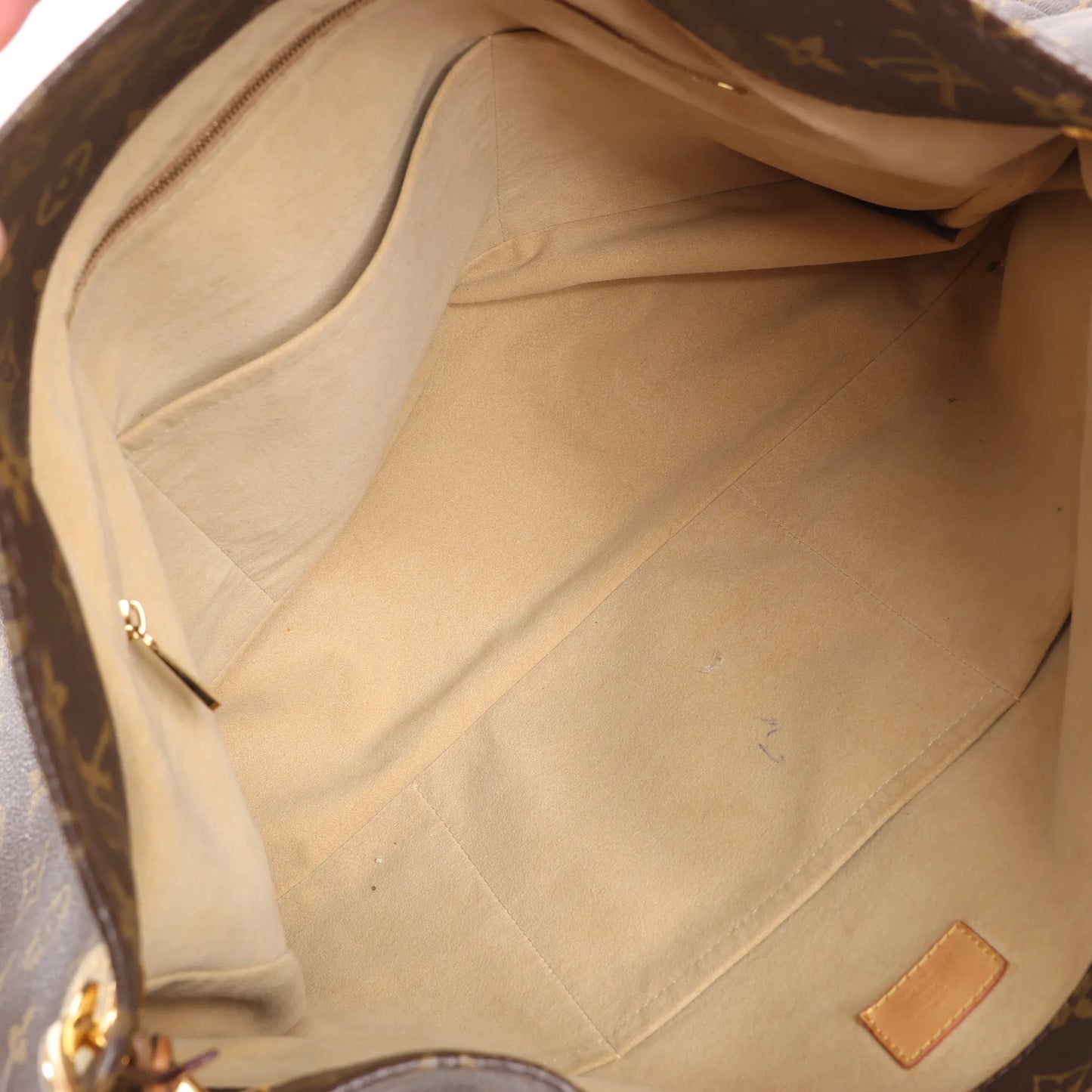 Louis Vuitton Artsy GM Monogram Shoulder Bag in Brown M40259