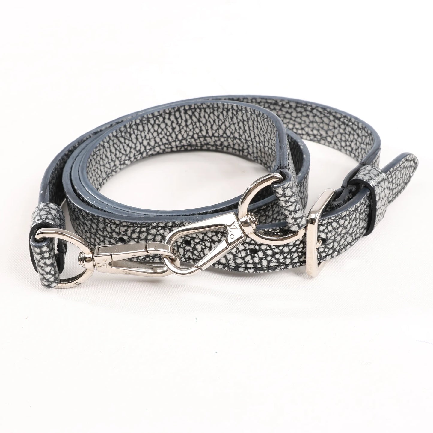 Louis Vuitton Taurillon Capucines MM Handtasche in Silber