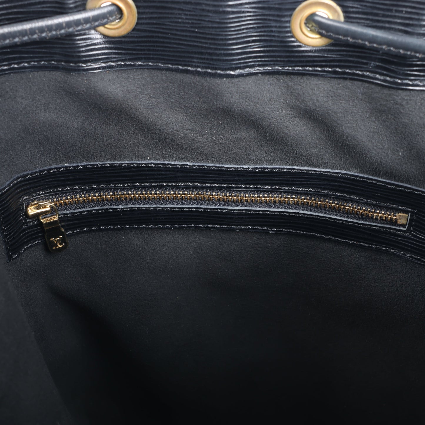Louis Vuitton Epi Leather Noe Shoulder Bag in Black M59002