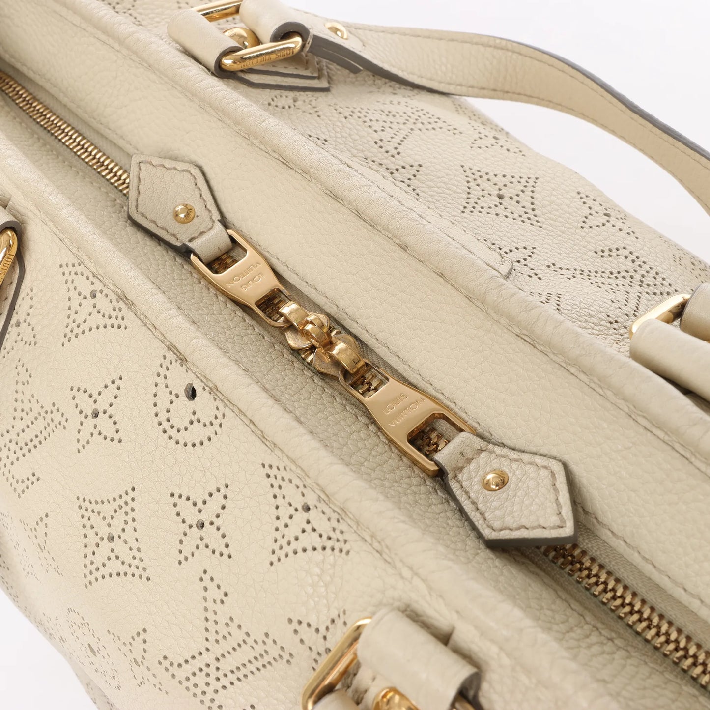 Louis Vuitton Monogram Mahina Stella PM Lederhandtasche in Beige M93067