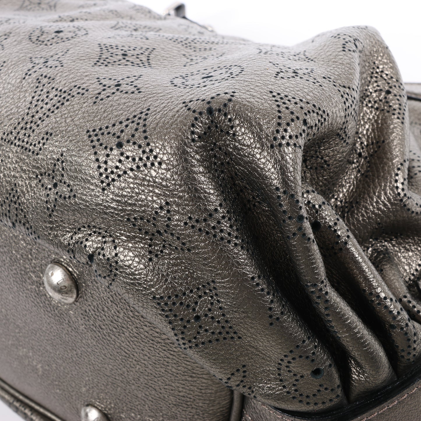 Louis Vuitton Metallic Monogram Mahina Leder Solar XS Umhängetasche in Bronze M95717