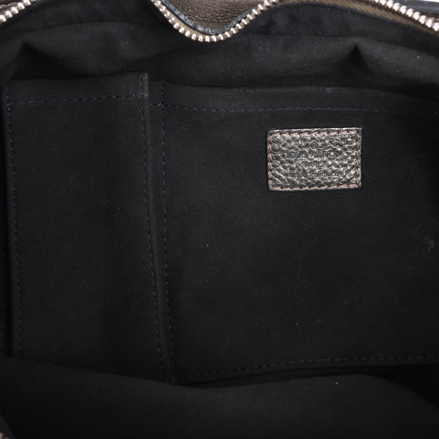 Louis Vuitton Metallic Monogram Mahina Leder Solar XS Umhängetasche in Bronze M95717