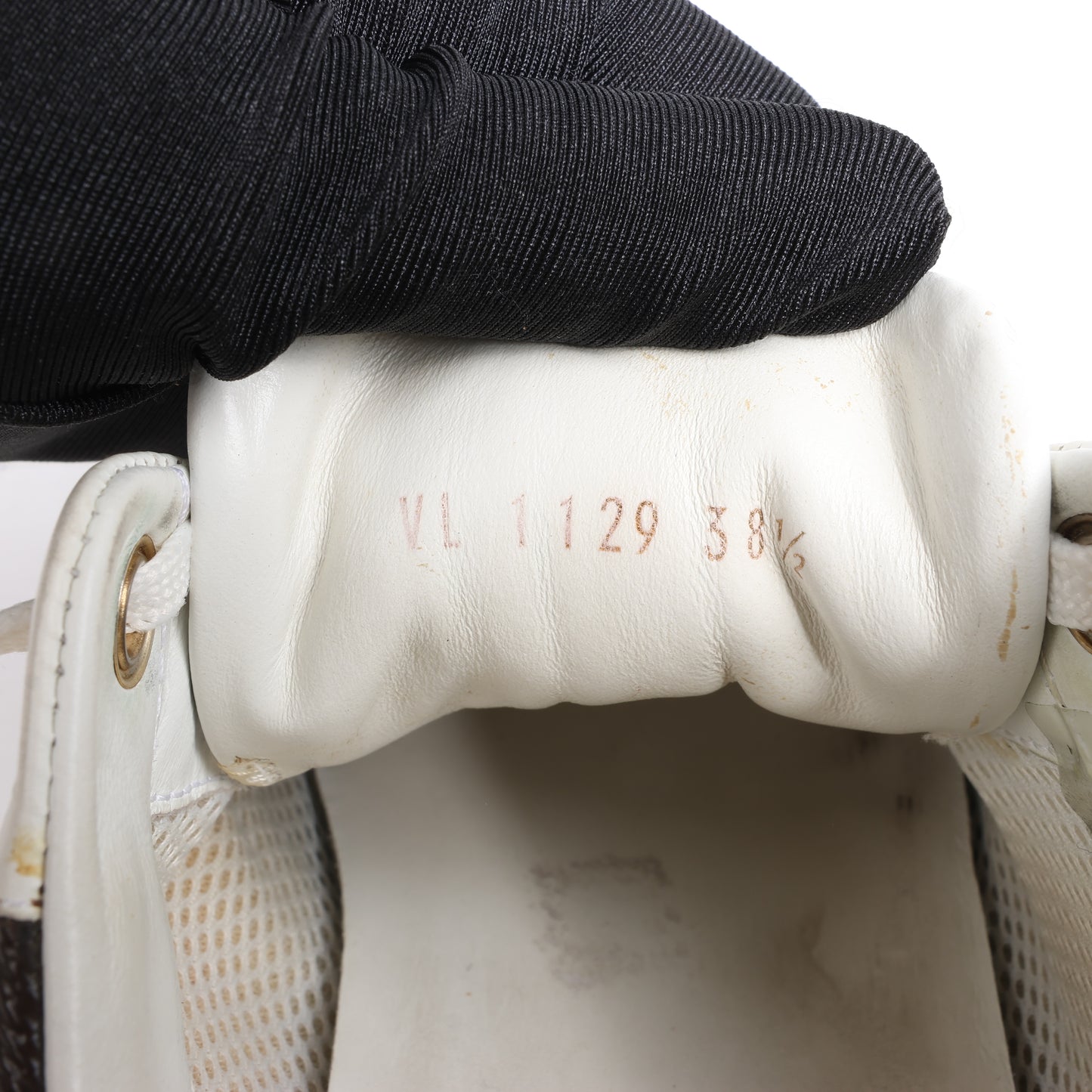 Baskets Louis Vuitton Run Away en toile monogram et mesh, blanc/marron, pointure 38,5 EU