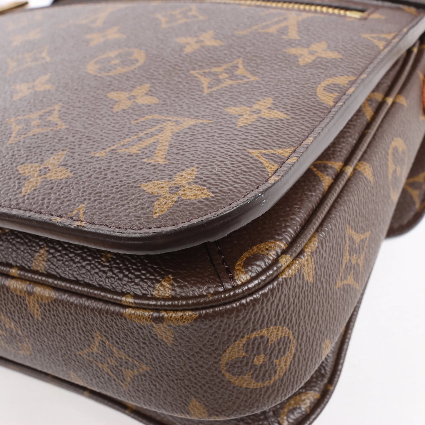 Louis Vuitton Monogram Pochette Metis Handbag
