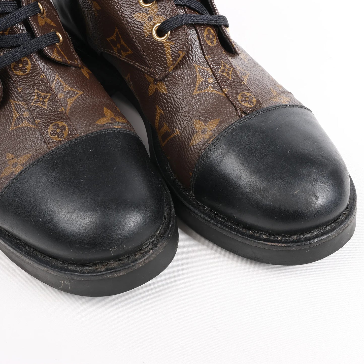 Louis Vuitton Monogram Wonderland Flat Ranger Ankle Boots in Black, Size 39 EU