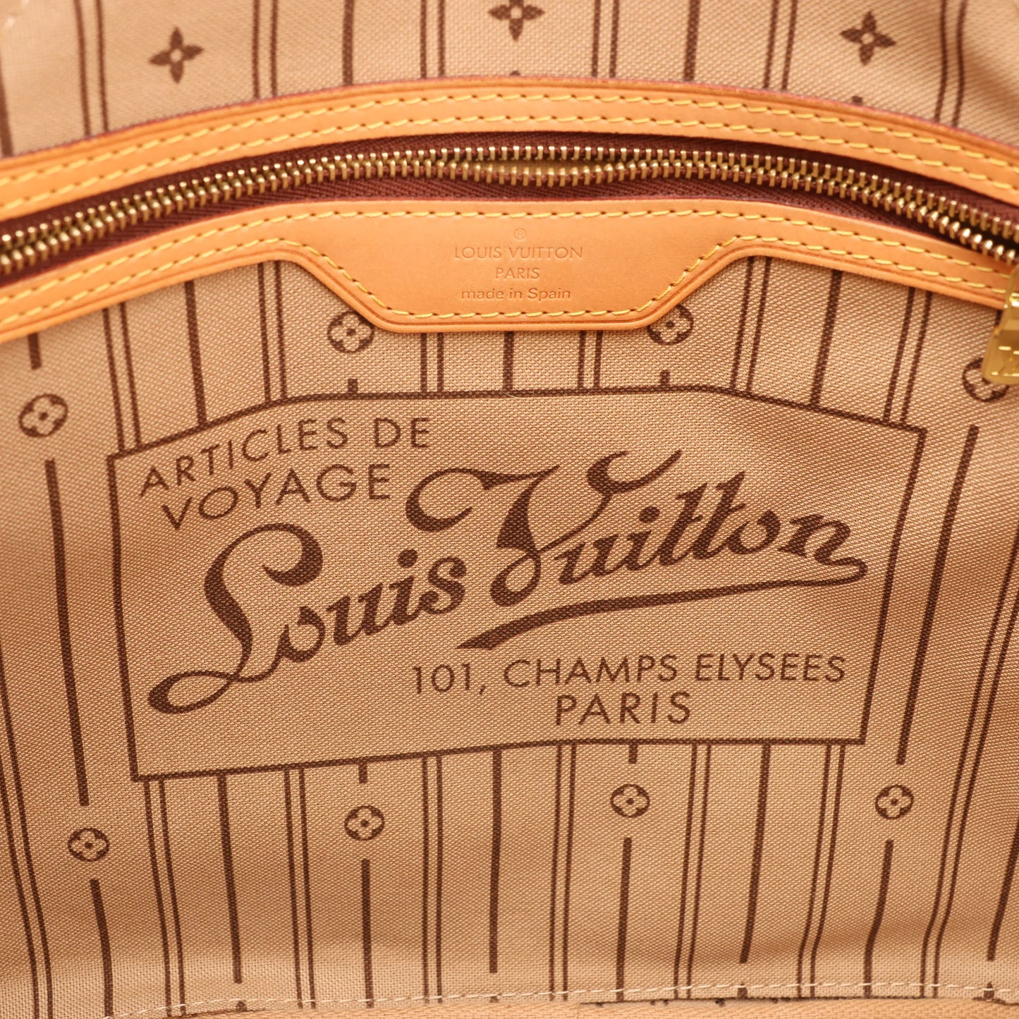 Louis Vuitton Monogram Neverfull MM Shoulder Bag in Brown M40156