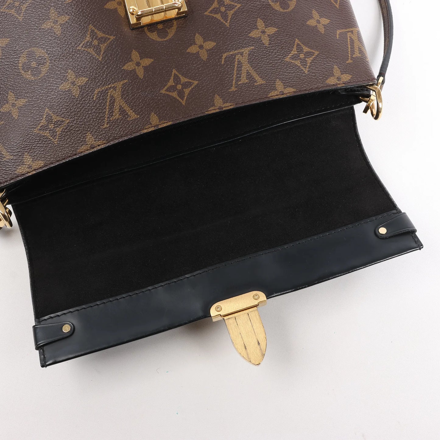 Sac à main Louis Vuitton en toile Monogram, une poignée, rabat, MM, 2 voies, M43125