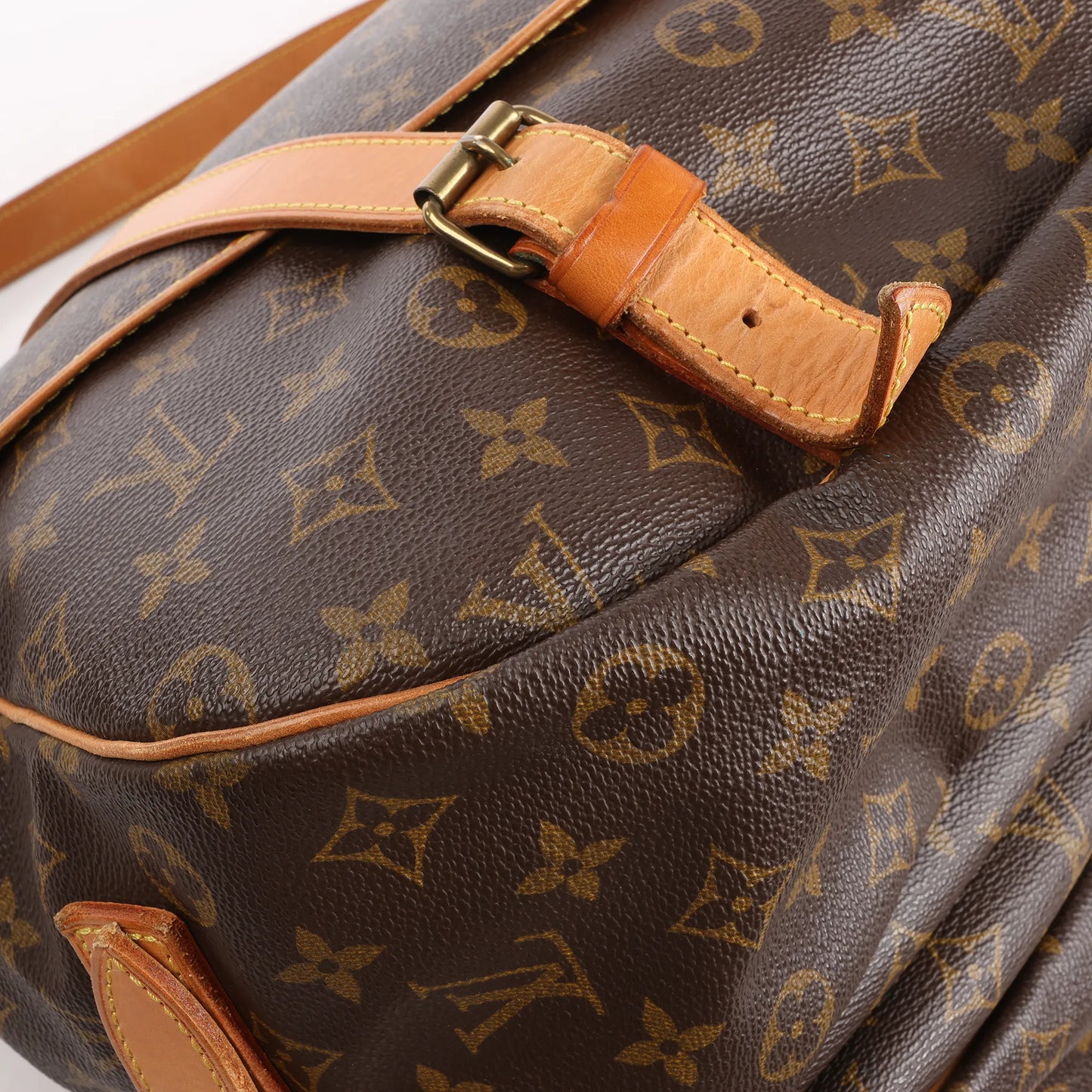 Louis Vuitton Monogram Canvas Saumur 43 Crossbody Bag M42252