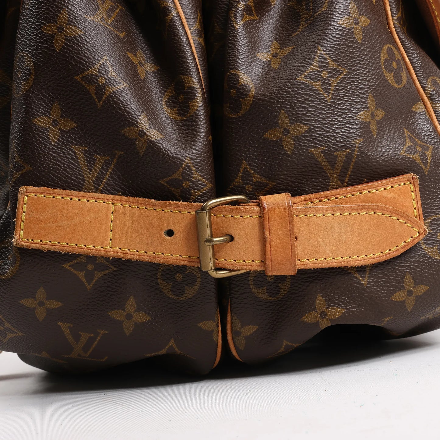 Louis Vuitton Monogram Canvas Saumur 43 Crossbody Bag M42252