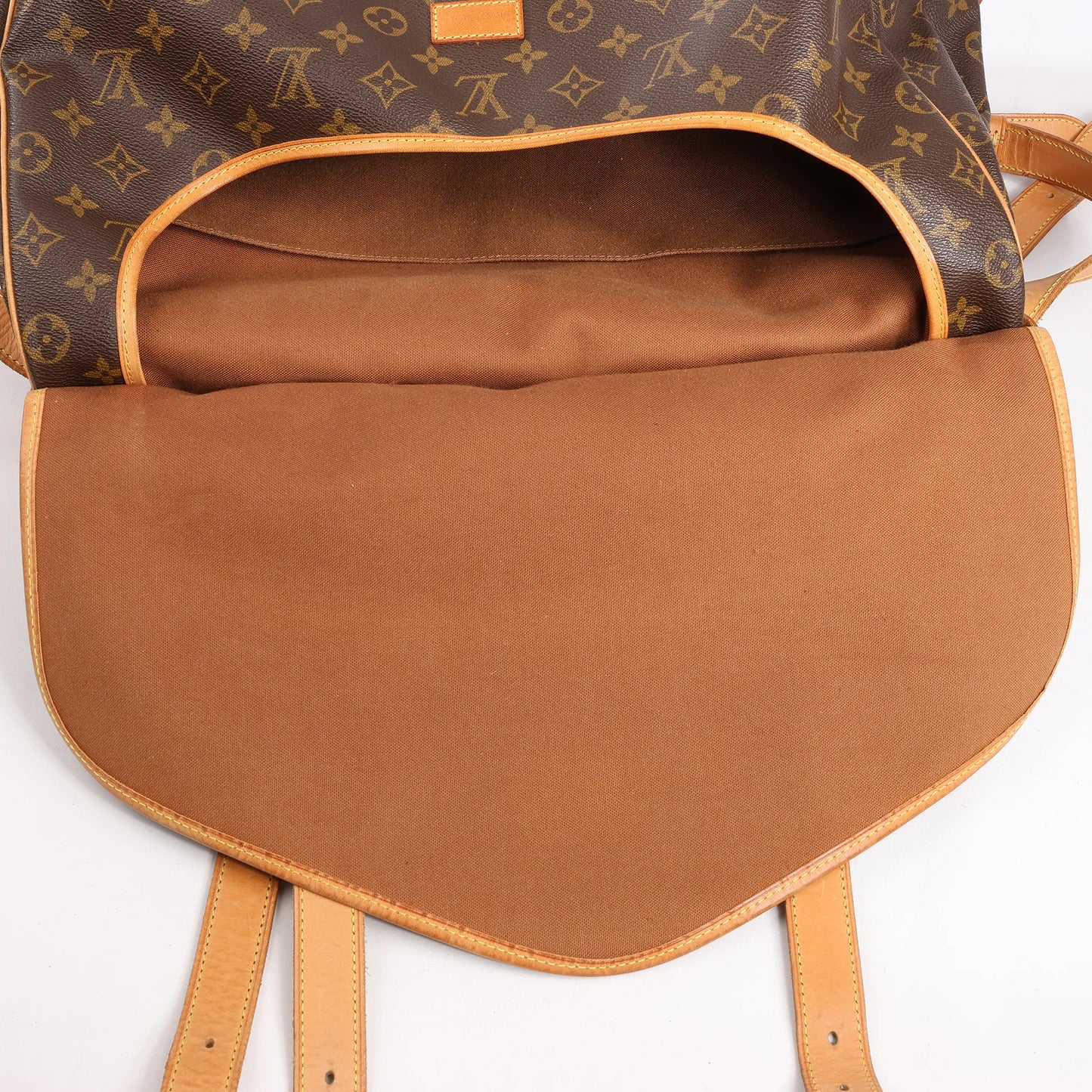 Louis Vuitton Monogram Canvas Saumur 43 Crossbody Bag M42252