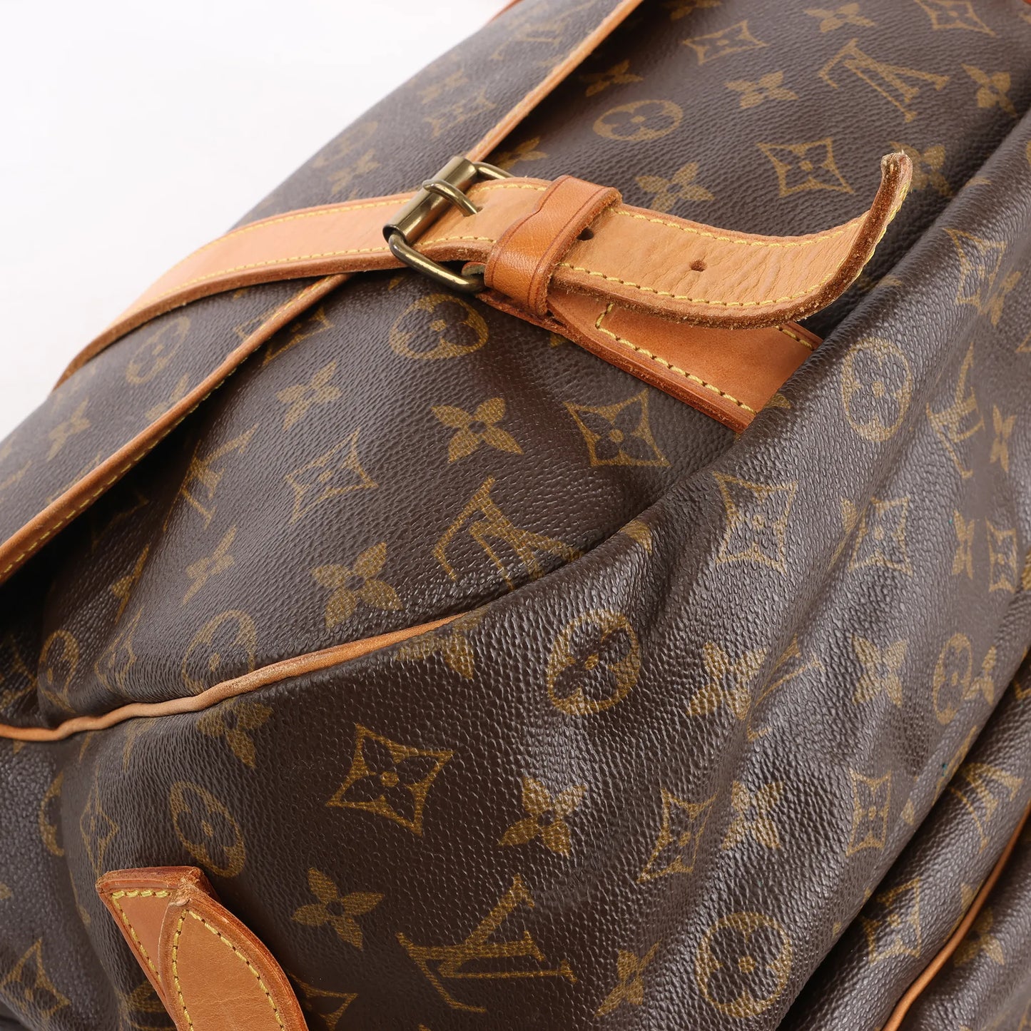 Louis Vuitton Monogram Canvas Saumur 43 Crossbody Bag M42252