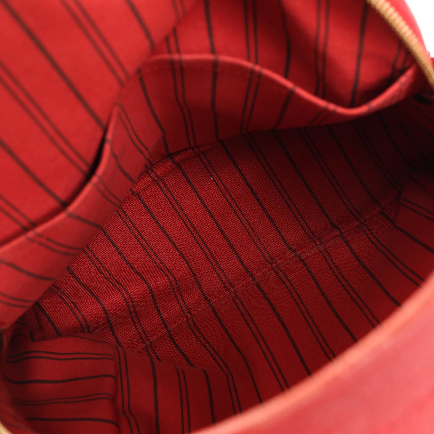 Louis Vuitton Sorbonne Monogram Empreinte Sac à dos en rouge M44015