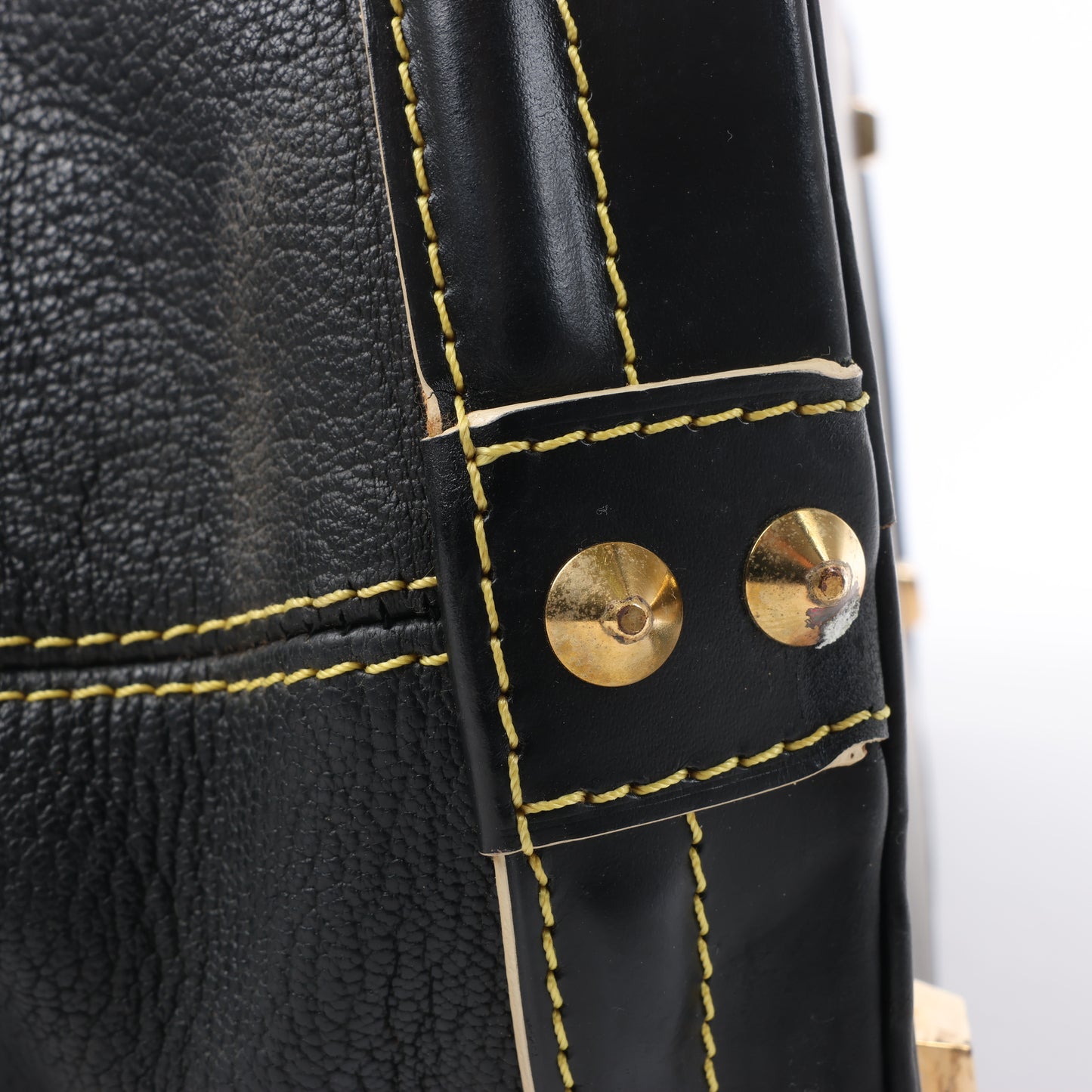 Louis Vuitton Suhali Lockit PM Handbag in Black M91875