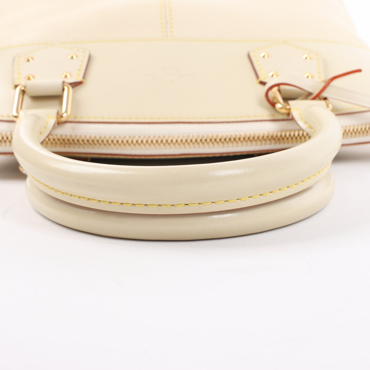Louis Vuitton Suhali Lockit PM Handbag in Beige M91887