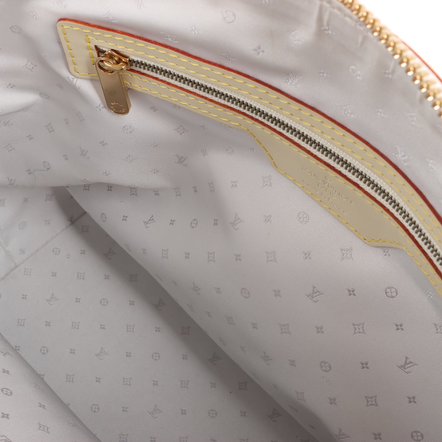 Louis Vuitton Suhali Lockit PM Handbag in Beige M91887