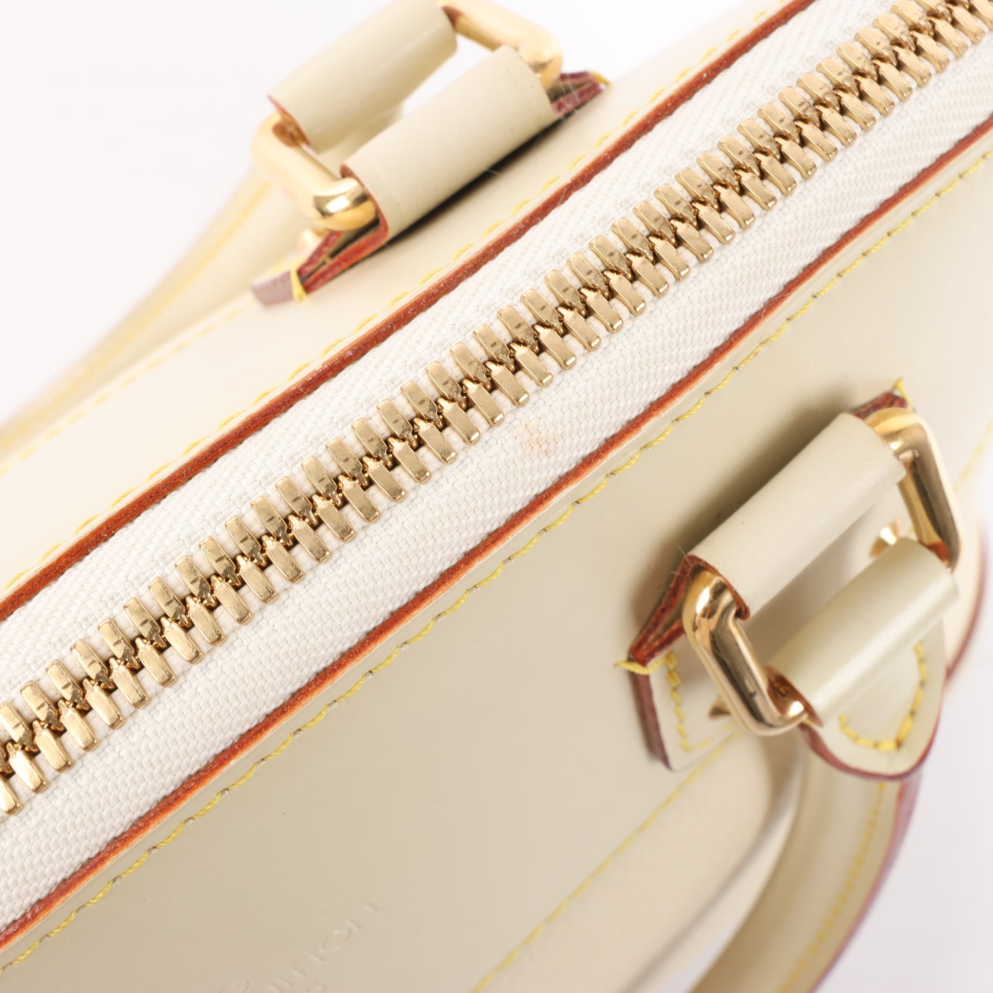 Louis Vuitton Suhali Lockit PM Handbag in Beige M91887