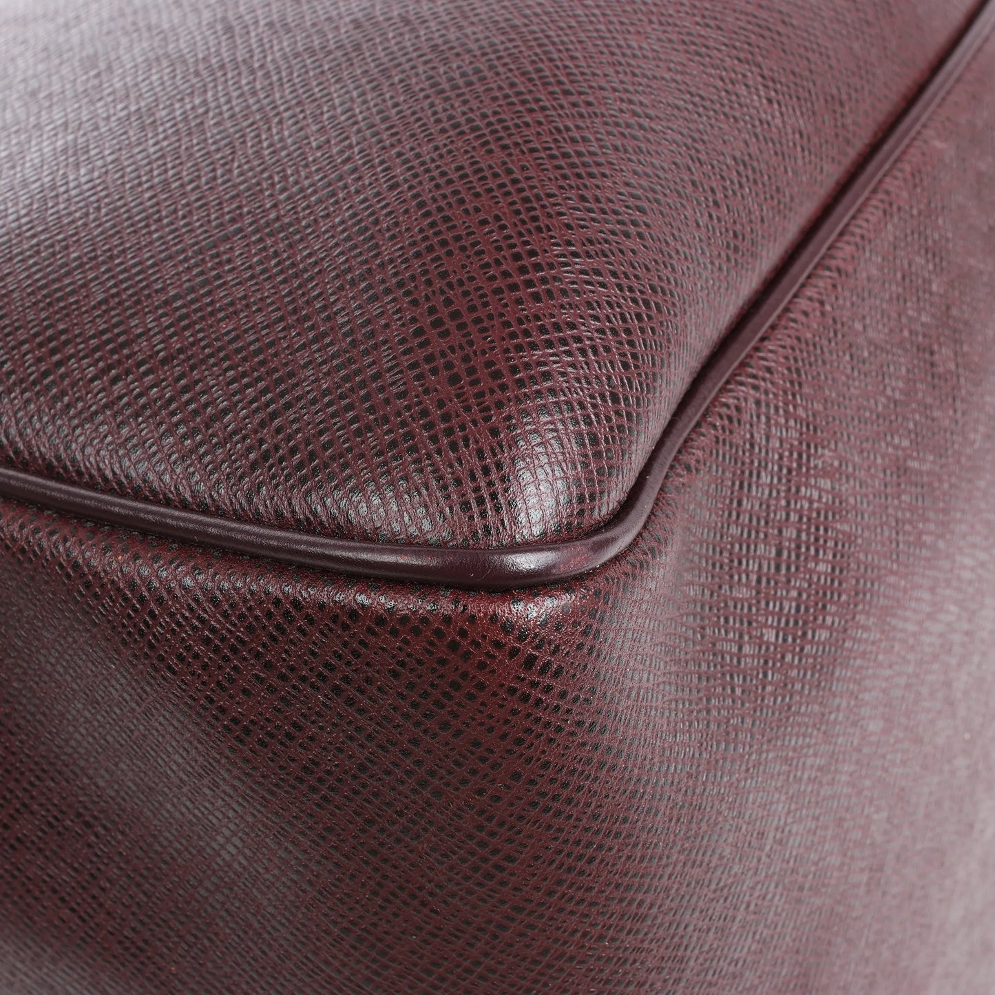 Louis Vuitton Taiga GM Kendall Travel bag in Burgundy