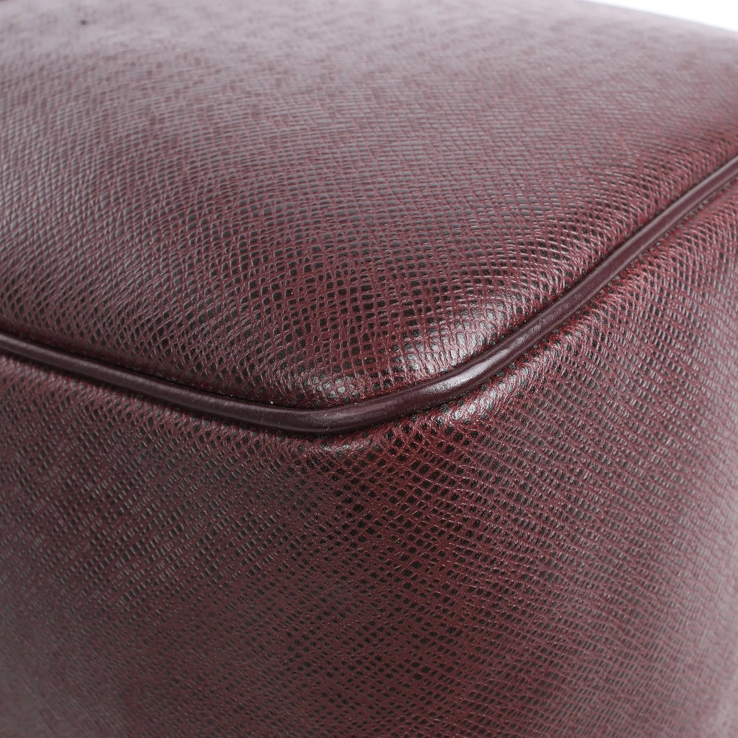 Louis Vuitton Taiga GM Kendall Travel bag in Burgundy