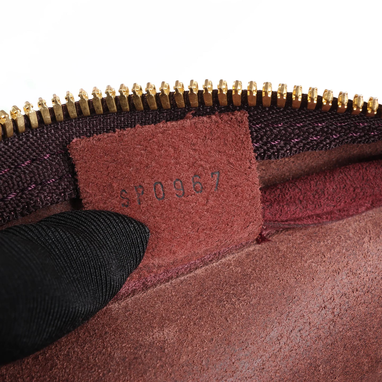 Louis Vuitton Taiga GM Kendall Travel bag in Burgundy