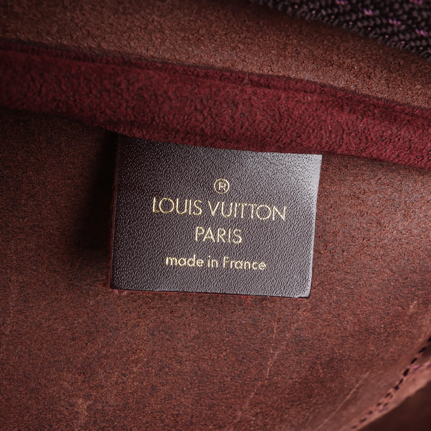 Louis Vuitton Taiga GM Kendall Travel bag in Burgundy